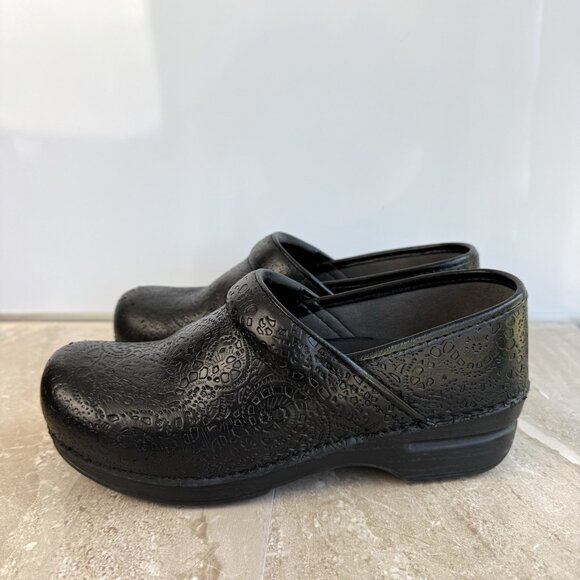 Dansko Shoes Womens EU 39 US 8.5 / 9 Clogs XP Professional Tooled Leather Black - Picture 1 of 10